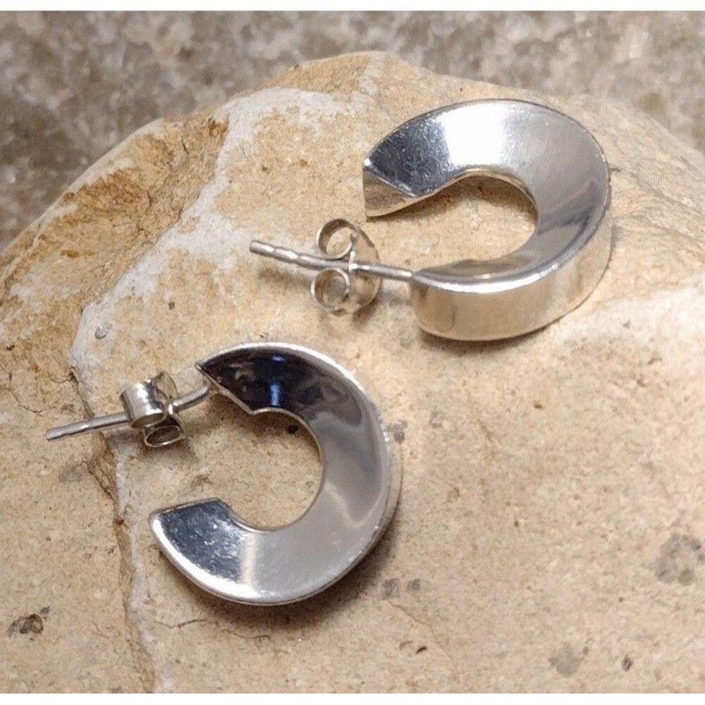 Vintage Sterling Silver .925 Small Modern Triangle Hoop Earrings